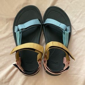 Light Multi Colored Teva Hurricane XLT2